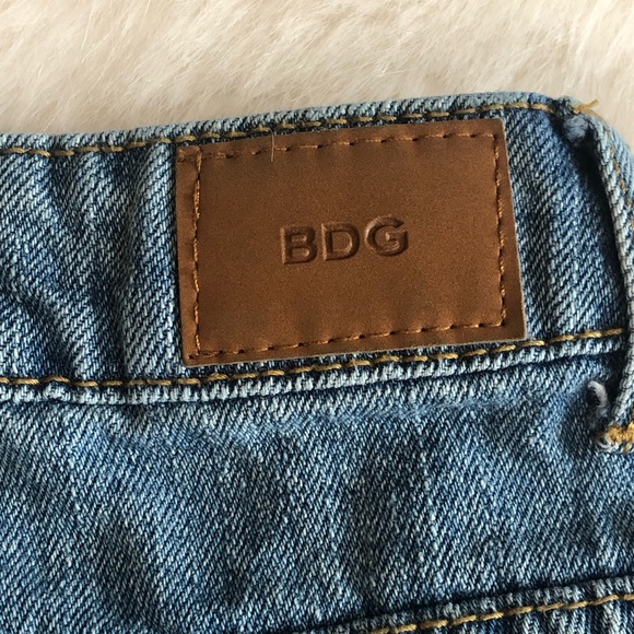 ⭐️ BDG Urban Outfitters High Rise Dree Cheeky Jean Denim Shorts Size 25 - Picture 4 of 9